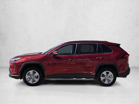 Used 2025 Toyota RAV4 XLE AWD/4WD image 9