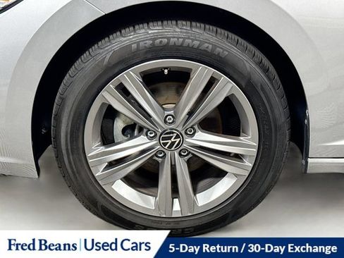 Used 2024 Volkswagen Jetta SE FWD image 34