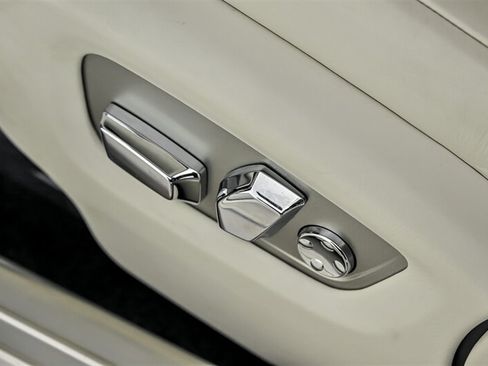 Used 2015 Rolls-Royce Wraith RWD image 25