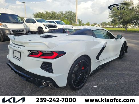 Used 2022 Chevrolet Corvette Stingray Premium Conv w/ Z51 Performance Package RWD image 8
