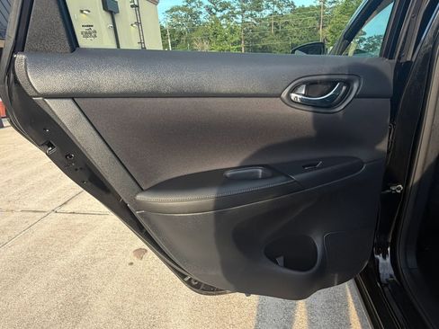 Used 2019 Nissan Sentra S image 27