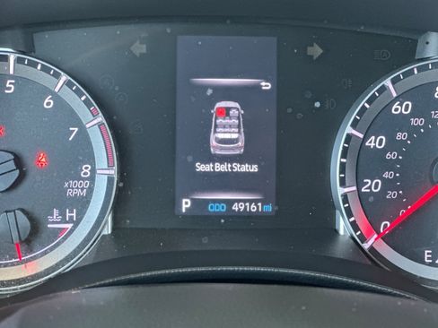 Used 2022 Toyota Highlander LE FWD image 25