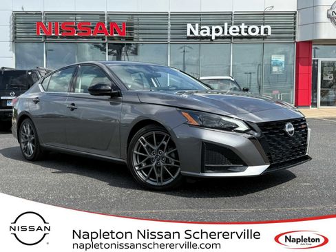 Used 2023 Nissan Altima 2.0 SR FWD image 1