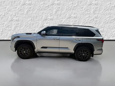 Used 2023 Toyota Sequoia Platinum AWD/4WD image 6
