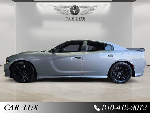 Used 2017 Dodge Charger R/T image 2
