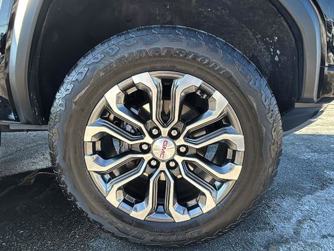 Used 2023 GMC Canyon Denali image 10