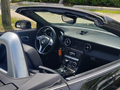 Used 2015 Mercedes-Benz SLK 250 w/ Premium Package image 4