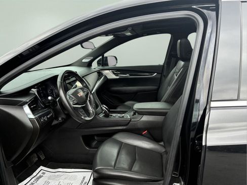 Used 2022 Cadillac XT5 Premium Luxury w/ Technology Package AWD/4WD image 18