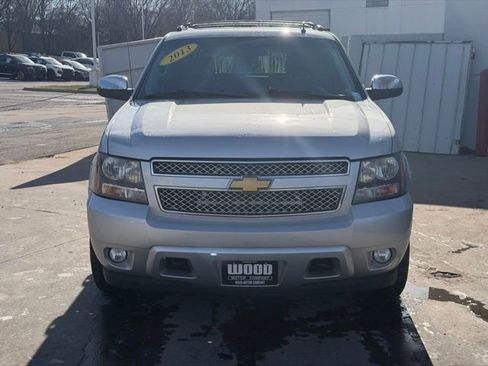Used 2013 Chevrolet Avalanche LTZ image 2