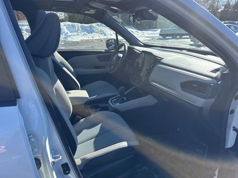 Used 2025 Subaru Forester Premium image 12