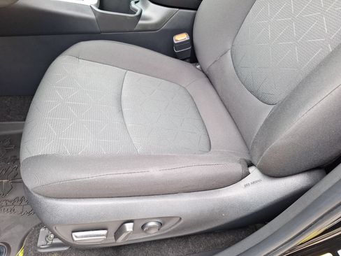 Used 2024 Toyota RAV4 AWD Hybrid image 17