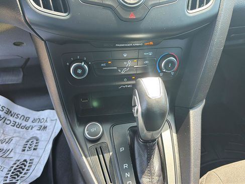 Used 2016 Ford Focus SE FWD image 14