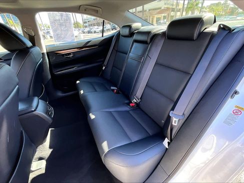 Used 2016 Lexus ES 350 w/ Navigation System Package image 15