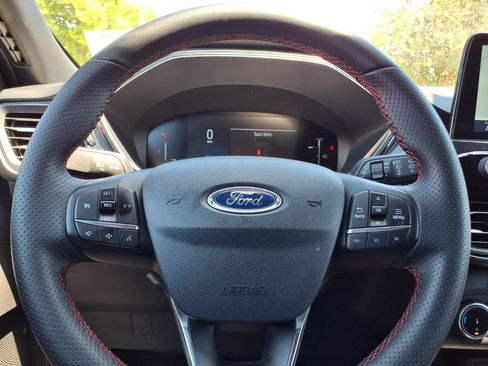 Used 2025 Ford Escape ST-Line AWD/4WD image 23