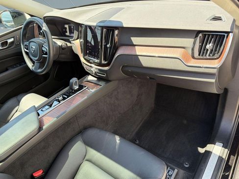 Certified 2023 Volvo XC60 B5 Plus AWD/4WD image 31