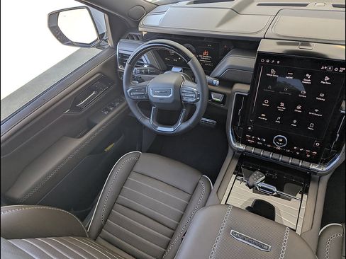 New 2026 GMC Yukon XL Denali Ultimate w/ LPO, Illumination Package AWD/4WD image 22