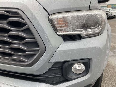 Used 2020 Toyota Tacoma TRD Sport image 10