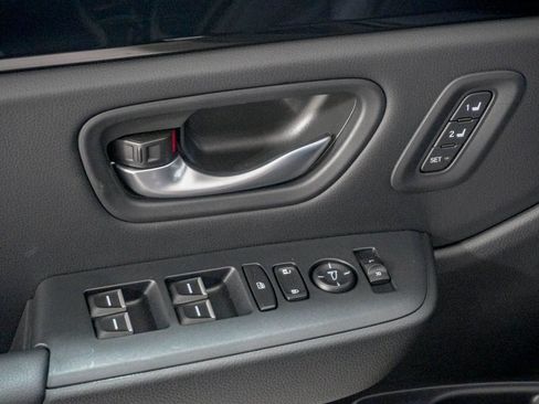 Used 2025 Honda Pilot EX-L image 19