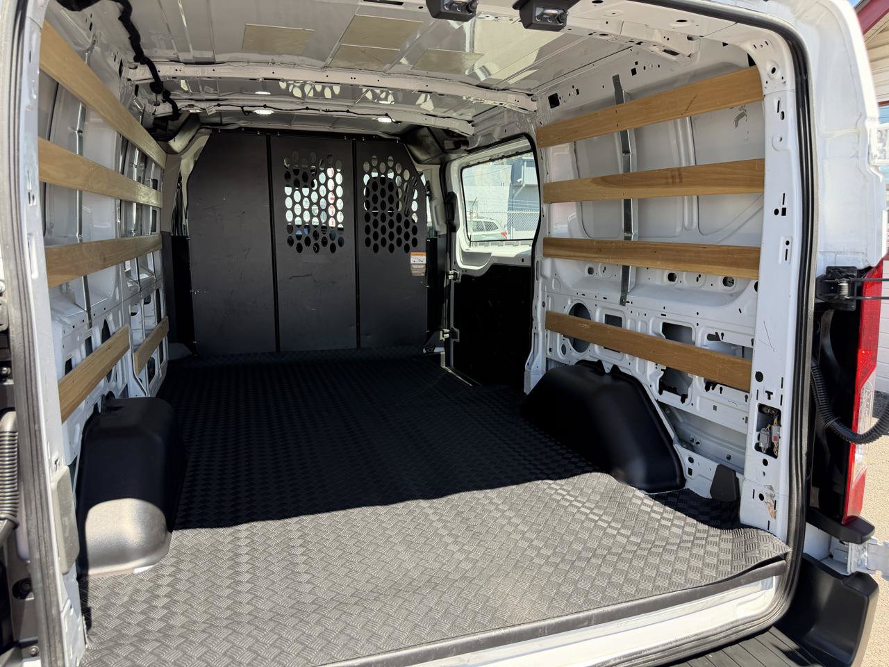 Used 2025 Ford Transit 250 Low Roof w/ Exterior Upgrade Package RWD image 27