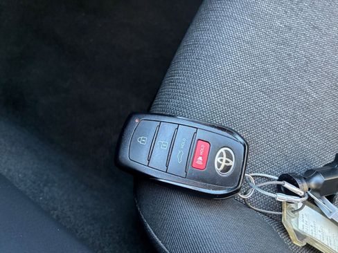 Used 2025 Toyota Camry LE image 22