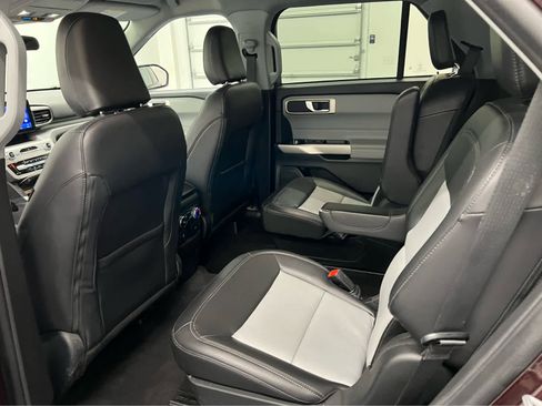 Used 2023 Ford Explorer XLT w/ Equipment Group 202A image 3