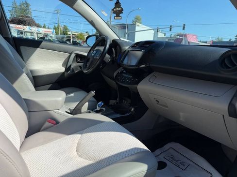 Used 2014 Toyota RAV4 EV FWD image 20