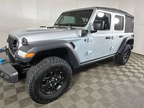 Used 2024 Jeep Wrangler Unlimited AWD/4WD image 7