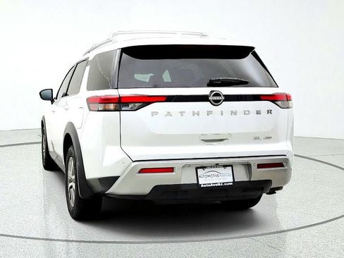 Used 2025 Nissan Pathfinder SL AWD/4WD image 6