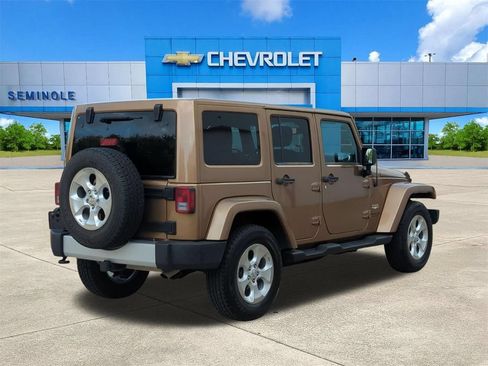 Used 2015 Jeep Wrangler Unlimited Sahara w/ Connectivity Group AWD/4WD image 4