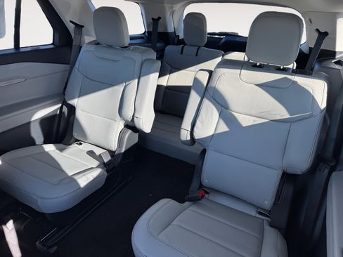 New 2026 Ford Explorer Active w/ Active Comfort Package image 16