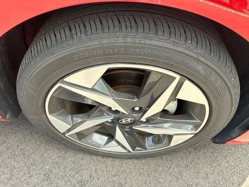 Used 2023 Hyundai Elantra SEL w/ Convenience Package FWD image 5