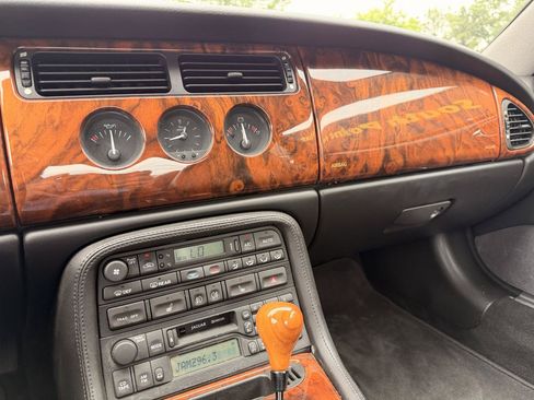 Used 1998 Jaguar XK8 Coupe RWD image 21