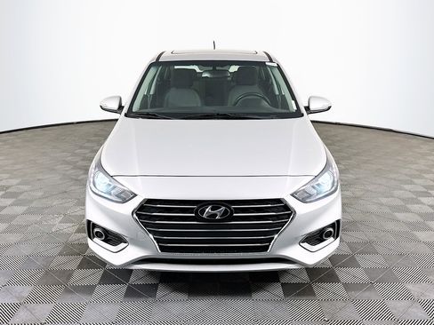 Used 2021 Hyundai Accent Limited image 2