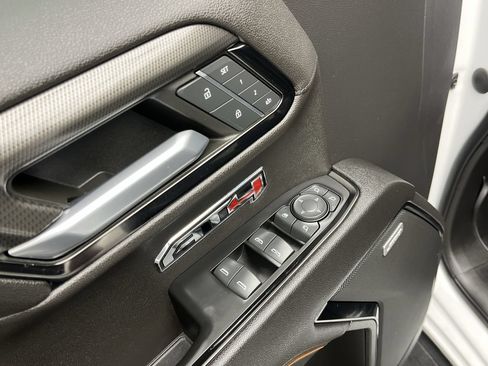 Used 2023 GMC Sierra 1500 AT4 w/ Technology Package AWD/4WD image 9