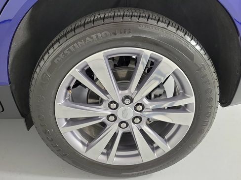 Used 2024 Cadillac XT5 Premium Luxury FWD image 9