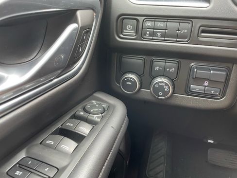 Used 2022 Chevrolet Tahoe LT w/ Luxury Package RWD image 16