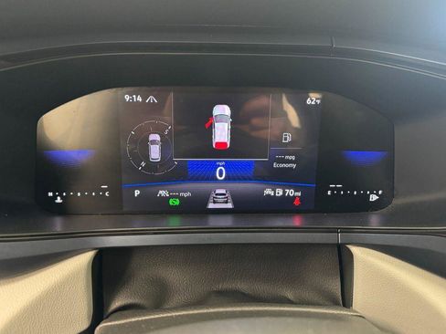 Used 2024 Volkswagen Taos SE image 6