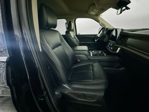 Used 2024 Ford Expedition Max XLT image 32