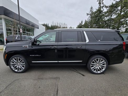 New 2026 GMC Yukon XL Denali w/ Denali Reserve Package image 2
