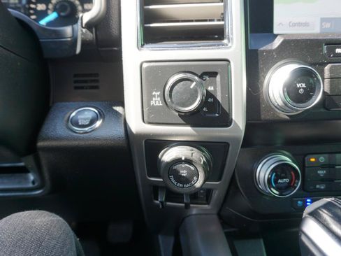 Used 2019 Ford F150 Platinum w/ Equipment Group 701A Luxury AWD/4WD image 23
