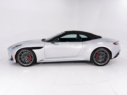 Used 2024 Aston Martin DB12 Convertible image 11