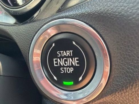 Certified 2022 Buick Encore GX Preferred w/ Cold Weather Comfort Package AWD/4WD image 12