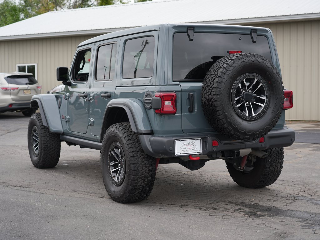 Used 2025 Jeep Wrangler Unlimited Rubicon AWD/4WD image 5