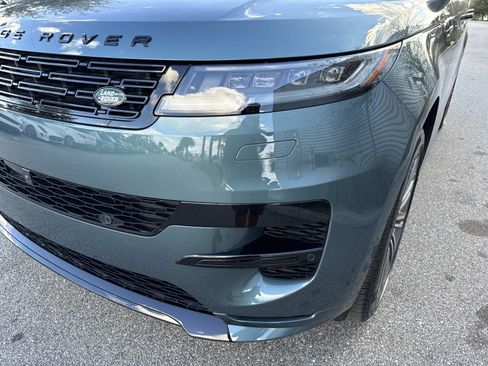 New 2026 Land Rover Range Rover Sport Dynamic SE image 9