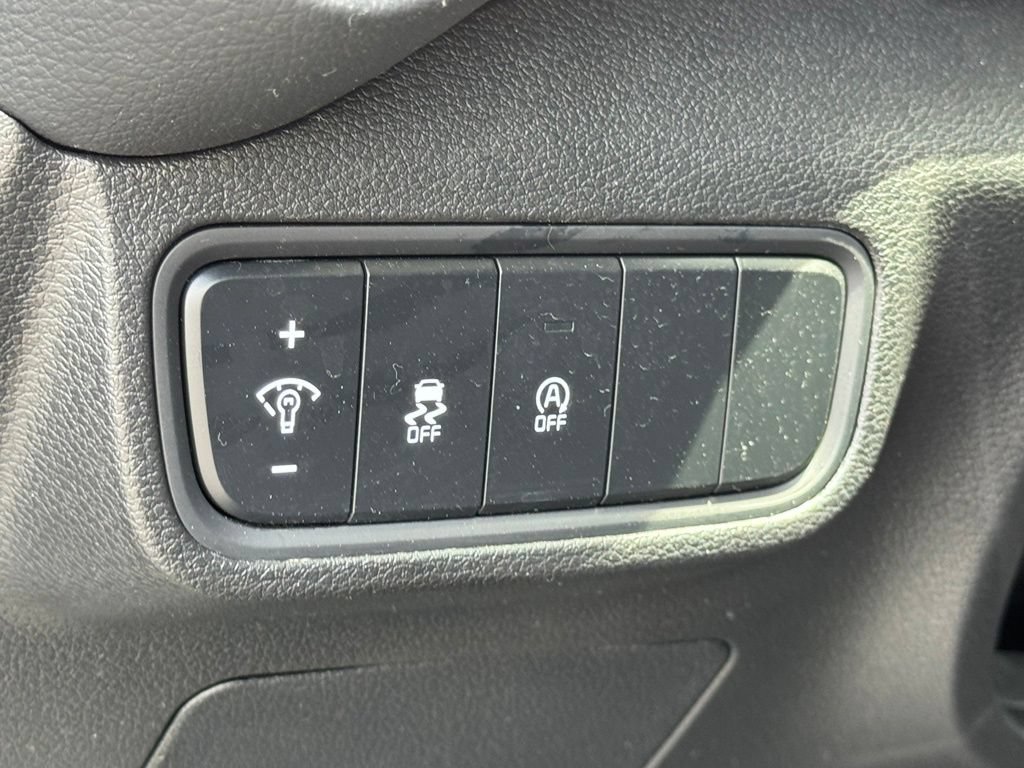 Used 2025 Kia Soul LX FWD image 22