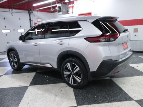 Used 2021 Nissan Rogue SL w/ Premium Package image 6