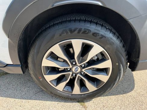 Certified 2025 Subaru Outback Limited AWD/4WD image 11