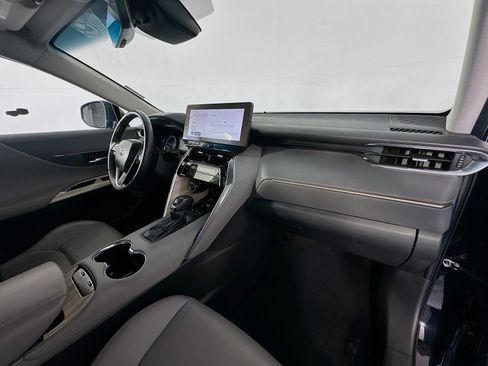 Used 2023 Toyota Venza XLE AWD/4WD image 28