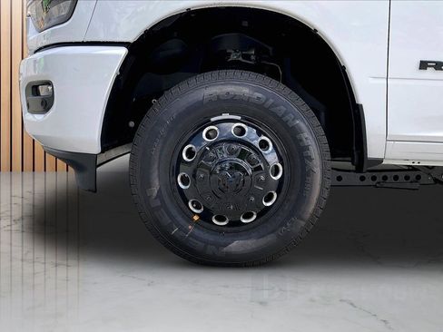 New 2026 RAM 3500 Big Horn AWD/4WD image 32
