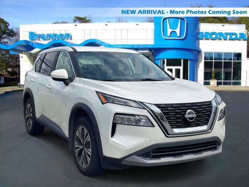 Used 2023 Nissan Rogue SV FWD image 1